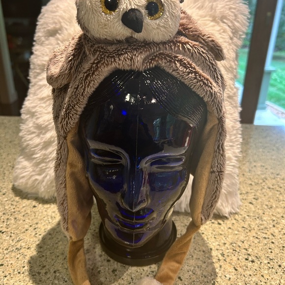 NWT-Adorable Owl Plush Hat with Ear Flaps - Picture 5 of 5